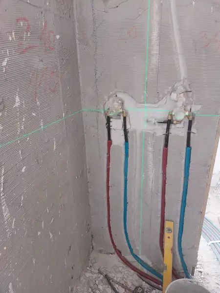 עלי שיפוצים אינסטלציה